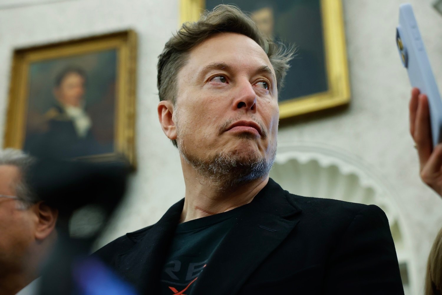 Elon Musk n'arrête pas de se plaindre