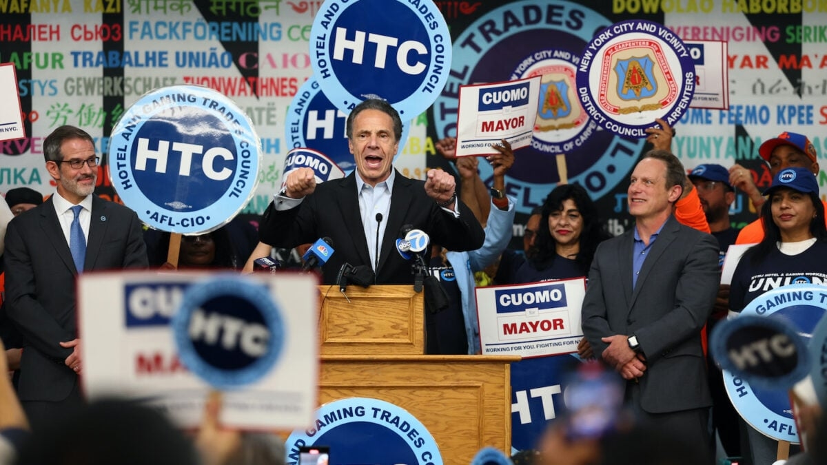 CEO da Palantir investe em Andrew Cuomo na corrida para prefeito de Nova York