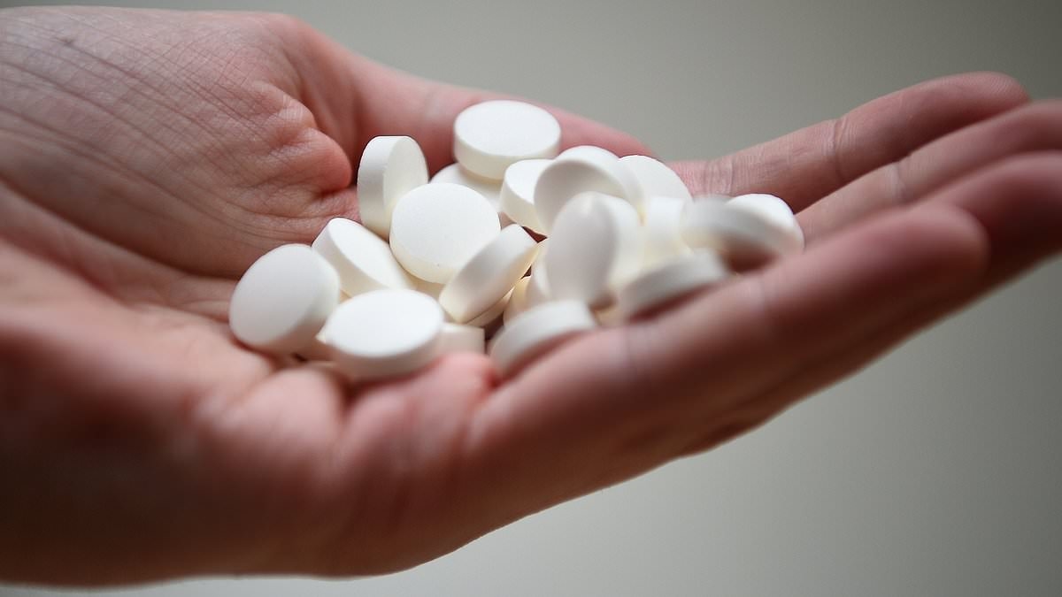 Stopping blood thinning drugs for elderly could put them at risk of a life-threatening stroke or heart attack, major study warns