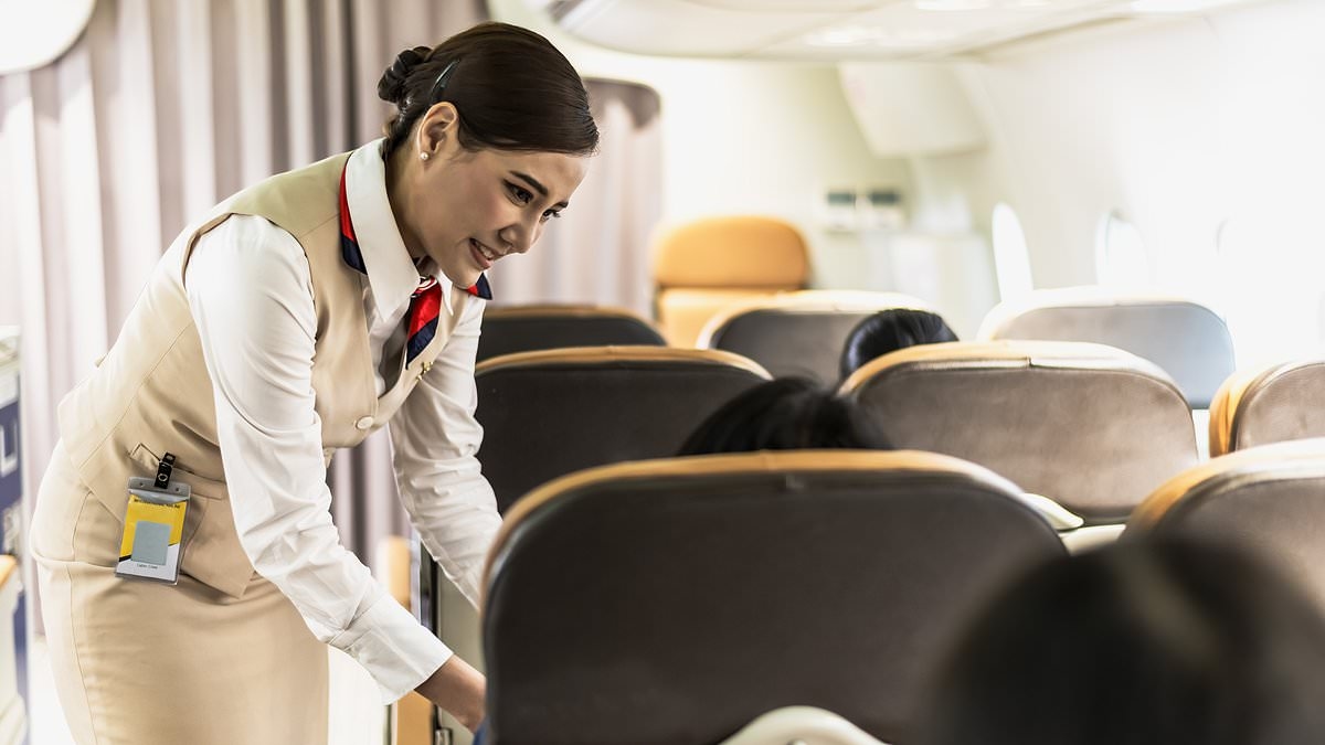 Was passiert, wenn ein Passagier auf einem Flug stirbt? Kabinenpersonal gibt Protokoll bekannt, wenn jemand in 40.000 Fuß Höhe stirbt