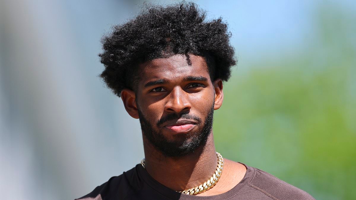 Cleveland Browns-coach Kevin Stefanski voelt zich ongemakkelijk als hem wordt gevraagd naar Shedeur Sanders