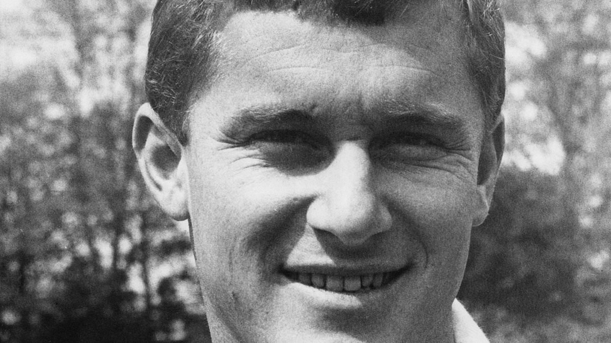 Críquete australiano de luto após a morte da lenda do Ashes, Bob Cowper, aos 84 anos