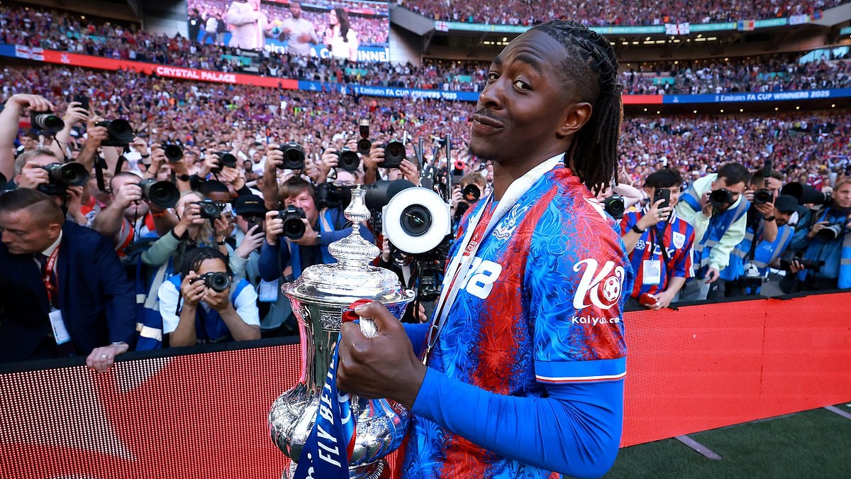 Eberechi Eze est un artiste qui peut gagner un combat de rue, écrit CRAIG HOPE - après avoir illuminé Wembley pour Crystal Palace, il devrait éviter de déménager à Manchester City
