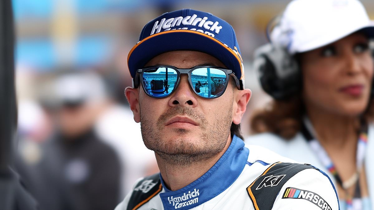 Eski NASCAR şampiyonu Kyle Larson, nadir görülen Amerikan yarış başarısını elde eden beşinci sürücü oldu