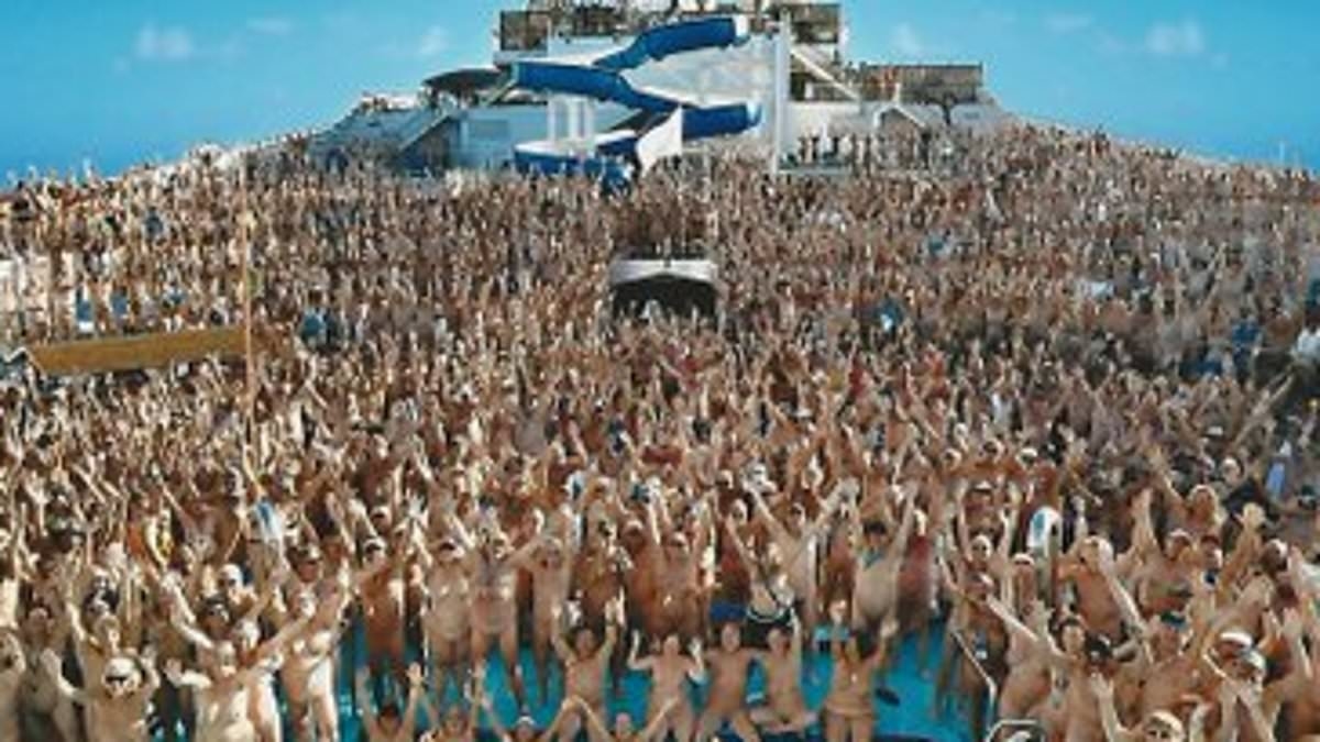 Un hombre que realizó un crucero desnudo con 2.000 personas revela la regla de oro que “todos sabían” que debían seguir