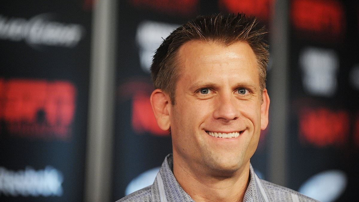 L'ex star di ESPN e Fox Sports John Brenkus è morto dopo aver combattuto contro la depressione