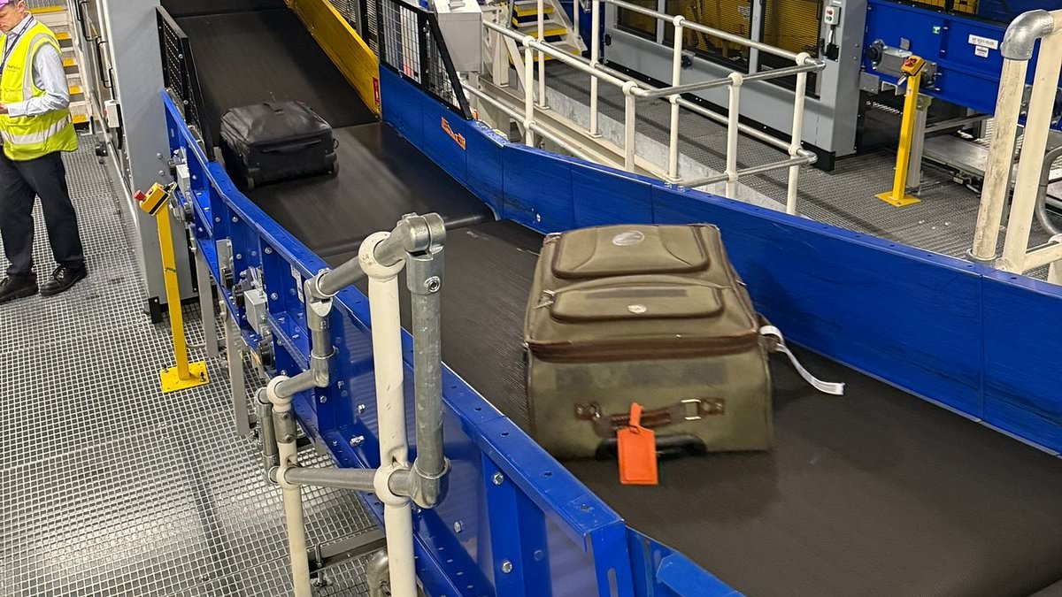 Im verkehrsreichsten Flughafen Großbritanniens: SHIVALI BEST wirft einen Blick hinter die Kulissen von Terminal 5 in Heathrow, um herauszufinden, was wirklich mit Ihrem Gepäck passiert