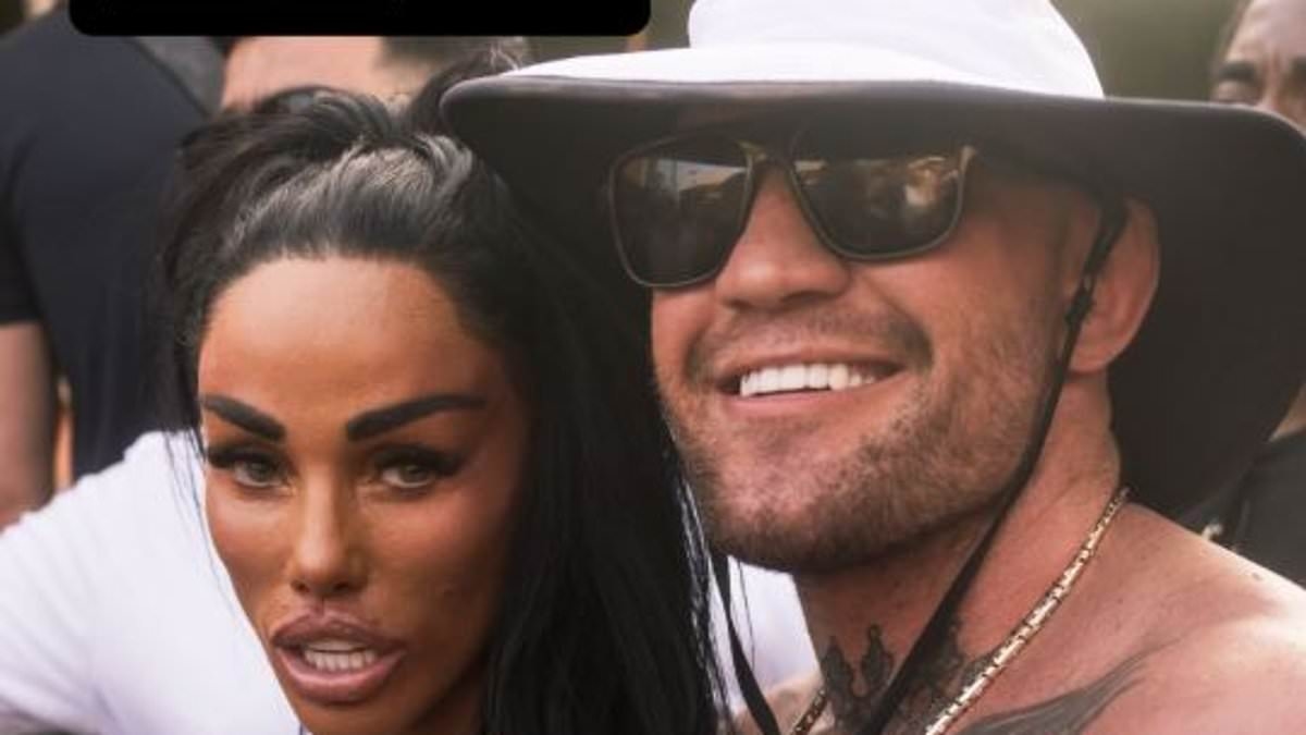 Conor McGregor slaat een feestganger bruut neer met twee stoten nadat hij tot 6 uur 's ochtends heeft gedronken in een exclusieve club op Ibiza, op dezelfde avond dat hij feestte met Katie Price en de ster van Tottenham Hotspur in de club van Wayne Lin...