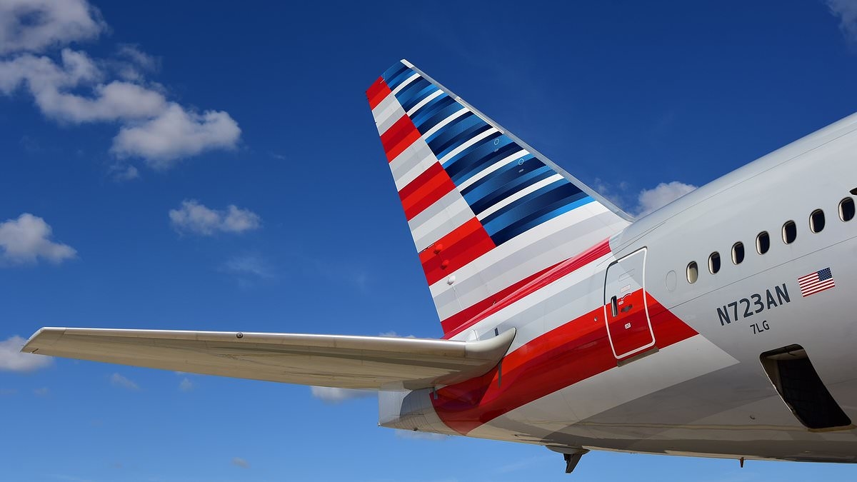 Revelado: La verdadera razón por la que las banderas están pintadas al revés en los aviones