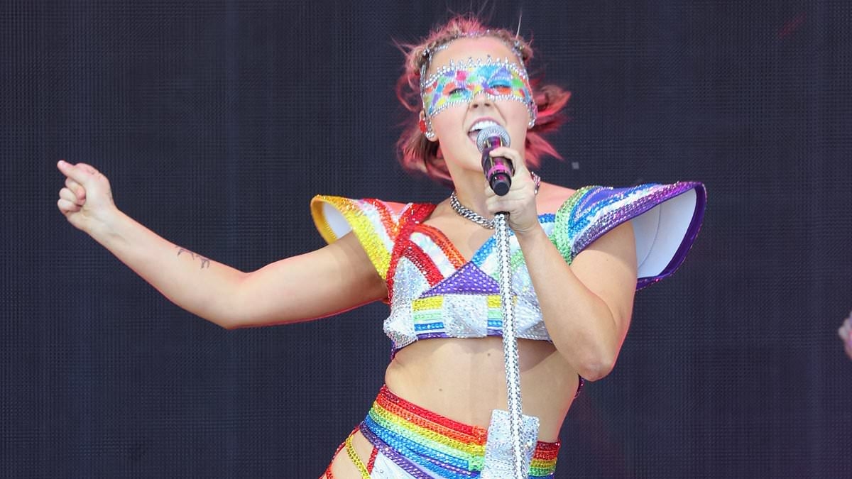 JoJo Siwa's battle with hidden disability that affects thousands - it could impact her dancing, research shows