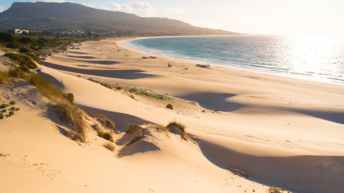 La bonita ciudad apodada "Bali de Europa", con vuelos desde £30 y cócteles por £2,50