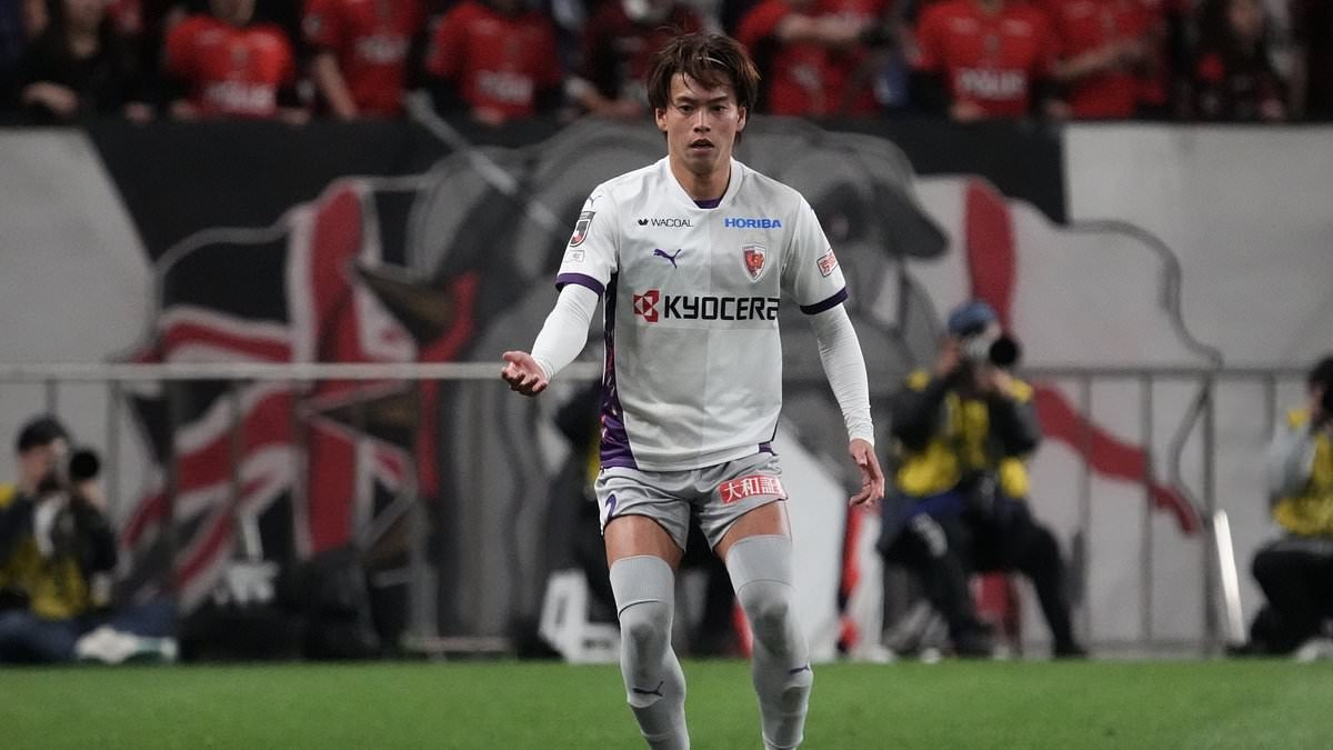 La candidature de Charlton pour la star japonaise est REJETÉE - alors que Nathan Jones cherche à renforcer davantage son équipe avant le retour du championnat