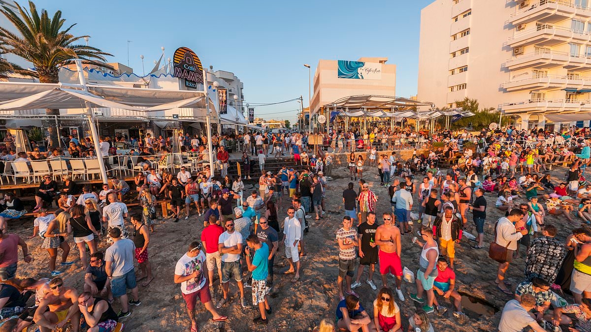 I britannici sono stati allertati da una truffa ai danni dei turisti britannici a Ibiza dopo che un informatore ha reso pubblica la notizia
