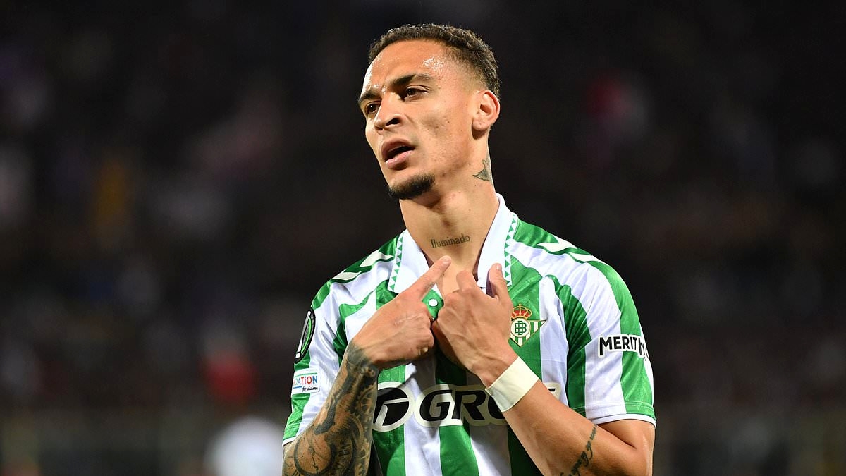 Man United outcast Antony braced for imminent transfer update amid Real Betis interest
