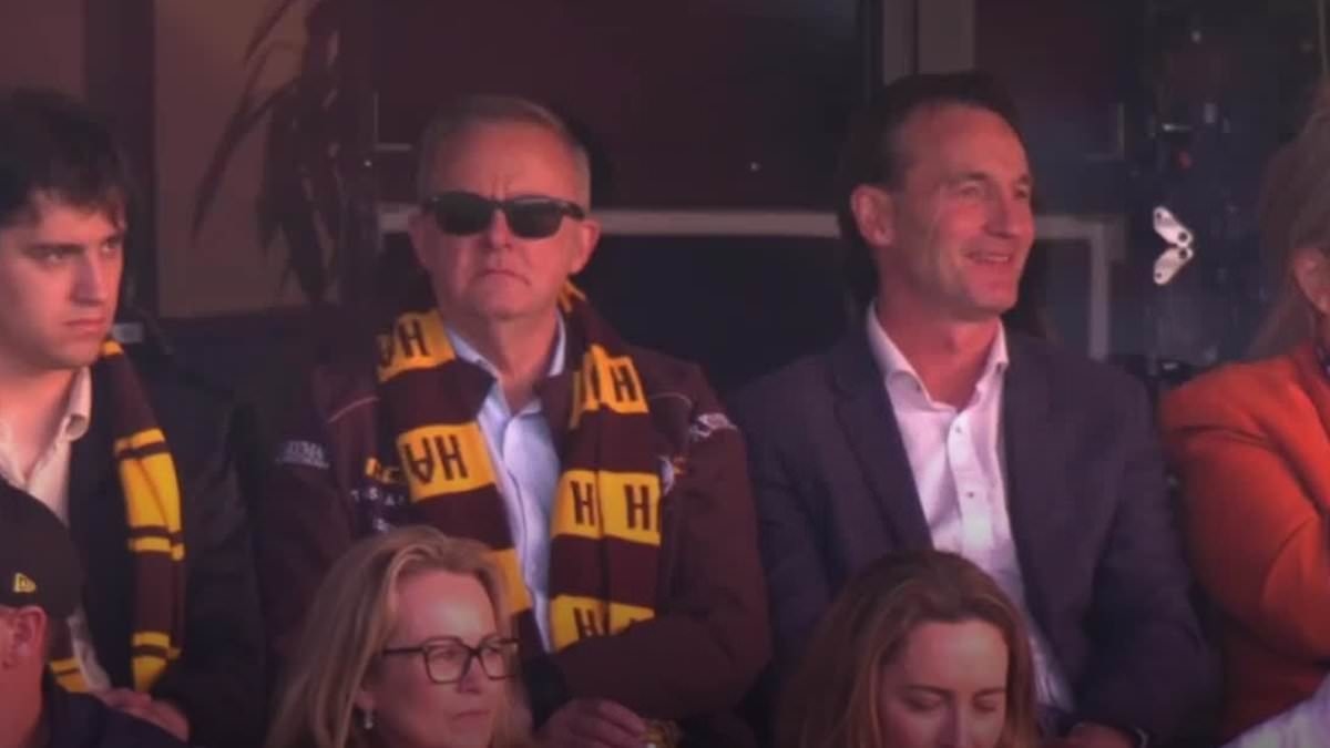Awkward moment Prime Minister Anthony Albanese is booed by footy fans while watching his favourite team