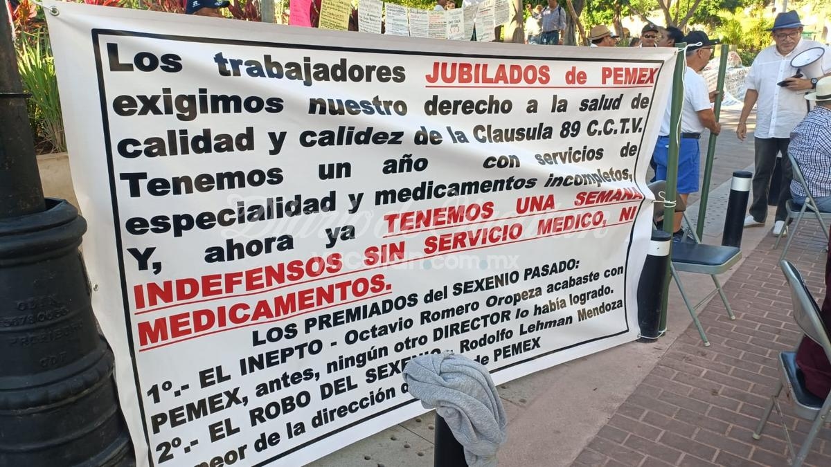 Pemex emeklileri ve emekliler Mérida'da protesto düzenledi