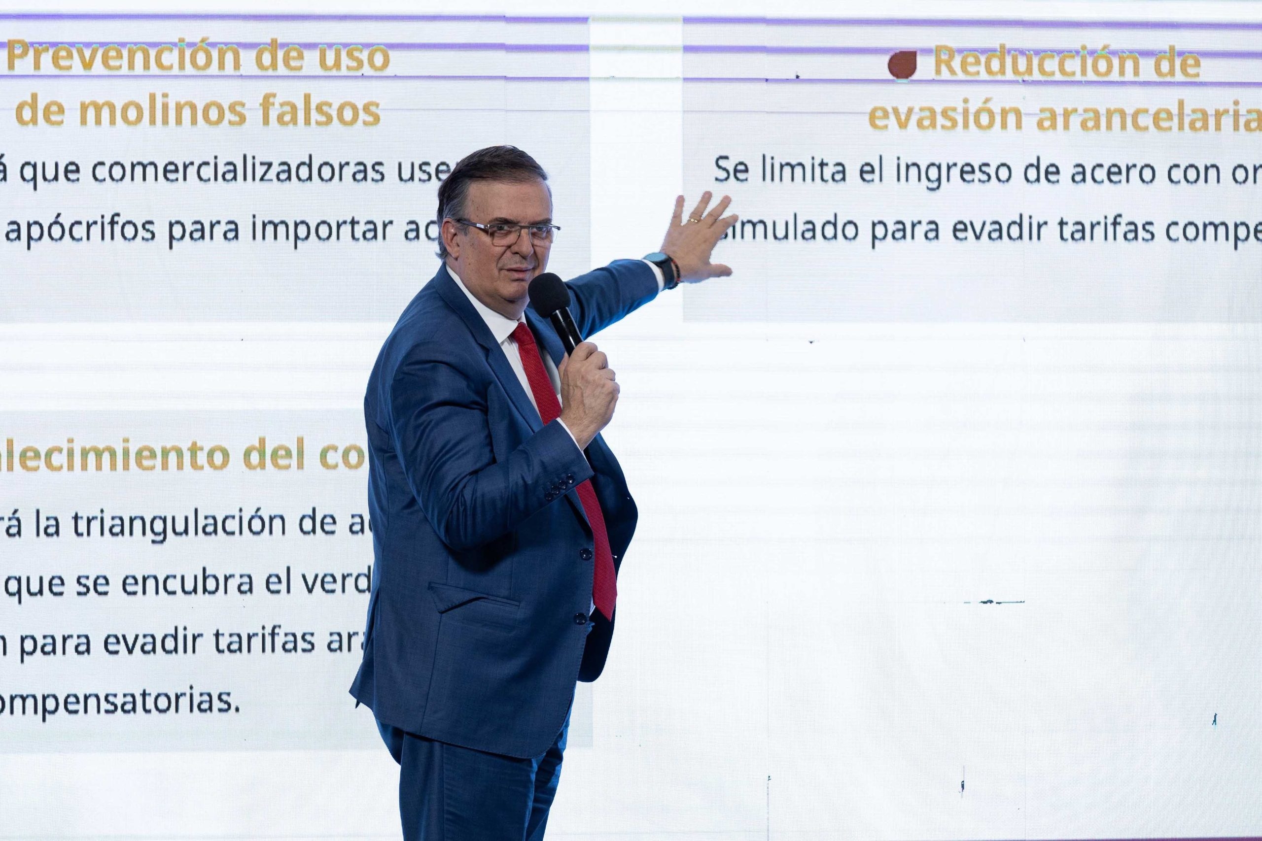 Marcelo Ebrard presenta acciones para proteger a la industria nacional