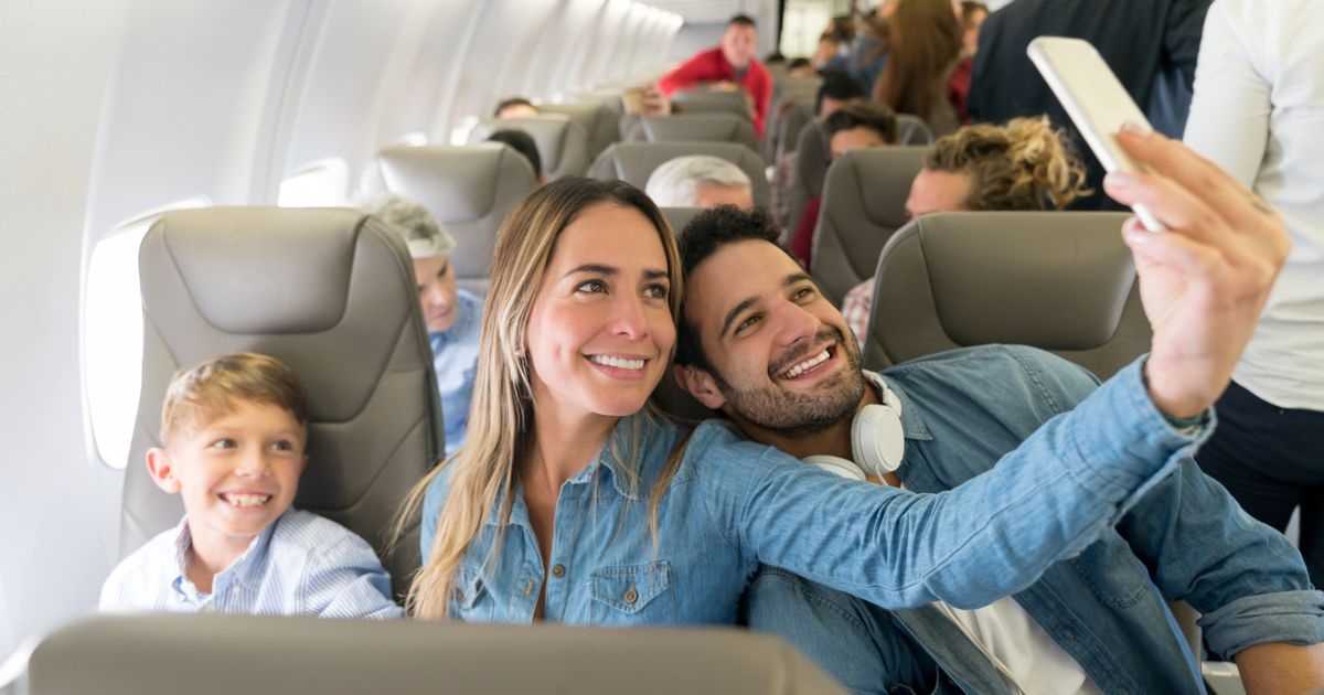 "Ai bambini dovrebbe essere vietato fare una cosa sull'aereo perché rovinerebbe il mio costoso volo"