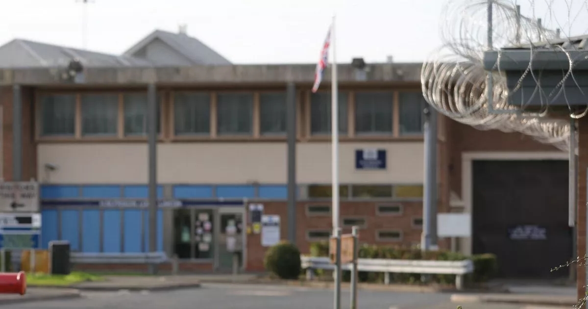 Mirror's Daily Digest - top stories from jail horror to 'inhumane' airport chaos