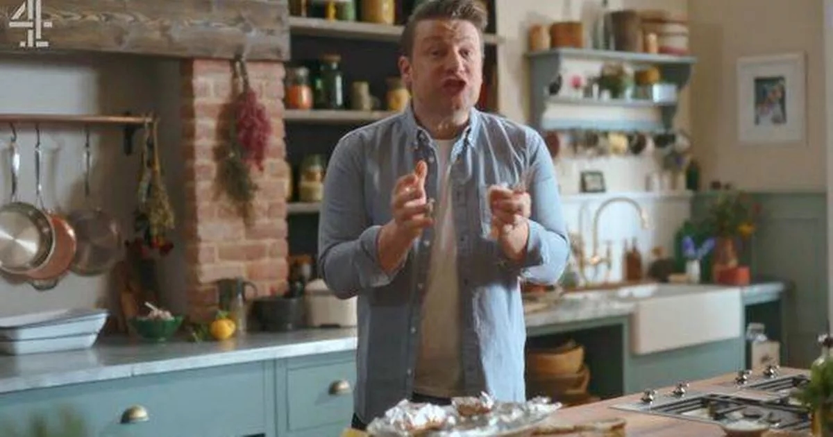 Jamie Oliver'ın en çıtır çıtır kızarmış patatesler için sıra dışı numarası