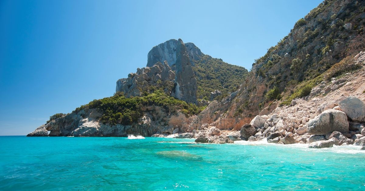 Una playa europea increíblemente hermosa nombrada la mejor del mundo, pero hay un gran inconveniente