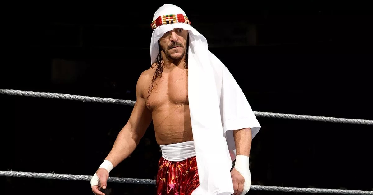 La star de la WWE Sabu décède à l'âge de 60 ans quelques semaines seulement après son dernier match, alors que des hommages lui sont rendus.