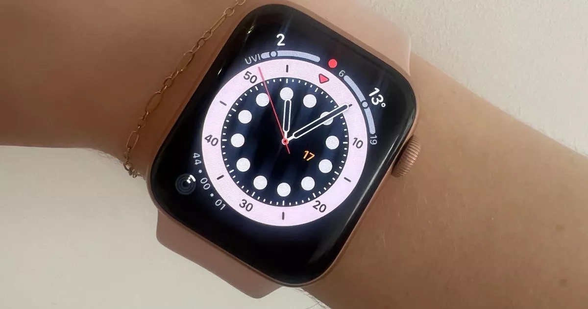 'Rare Apple Watch sale convinced me to upgrade my old SE device to one that's £100 off'