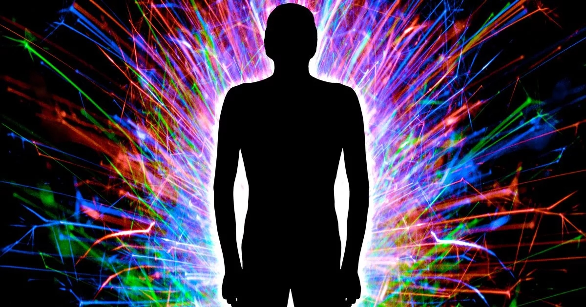 Los científicos captan el 'aura' al descubrir que los humanos emitimos una luz tenue hasta que morimos