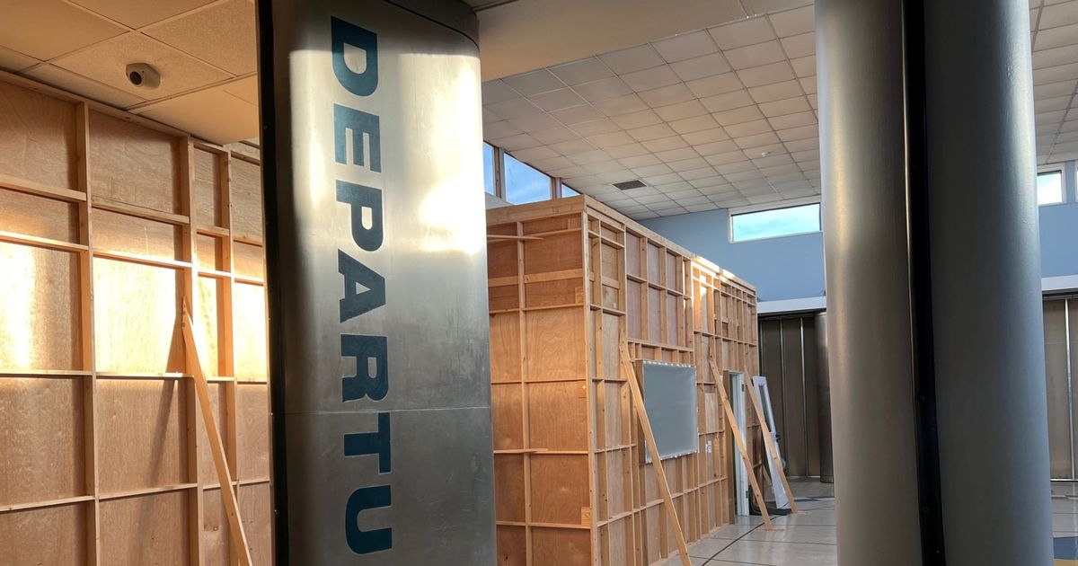 All'interno dell'aeroporto abbandonato del Regno Unito pronto a riaprire con voli Ryanair economici verso le mete turistiche più gettonate