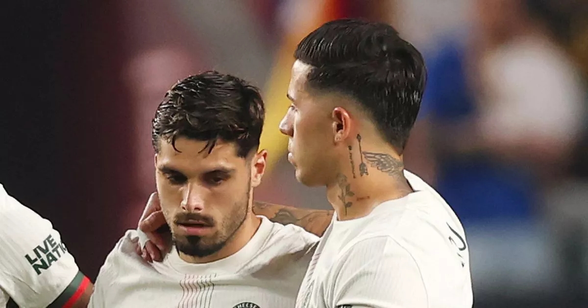 Pedro Neto segura as lágrimas enquanto o Chelsea presta homenagem emocionante a Diogo Jota no Mundial de Clubes