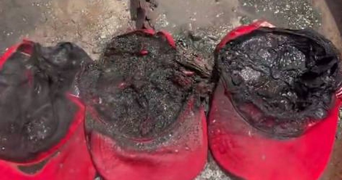 Les casquettes MAGA de Donald Trump ont été brûlées en signe de protestation alors que le président fait face à la réaction négative de ses propres partisans