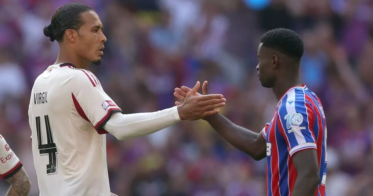 Virgil van Dijk envía un mensaje a los directivos del Liverpool sobre el traspaso de Marc Guehi.