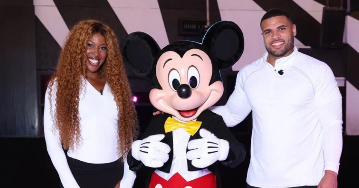 Le star di BBC Gladiators sfidano il cast di Disney on Ice per celebrare il lancio del nuovo tour