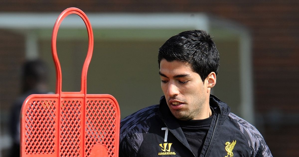 Fiquei 17 anos no Liverpool - Luis Suarez fez algo no campo de treinamento que eu nunca tinha visto