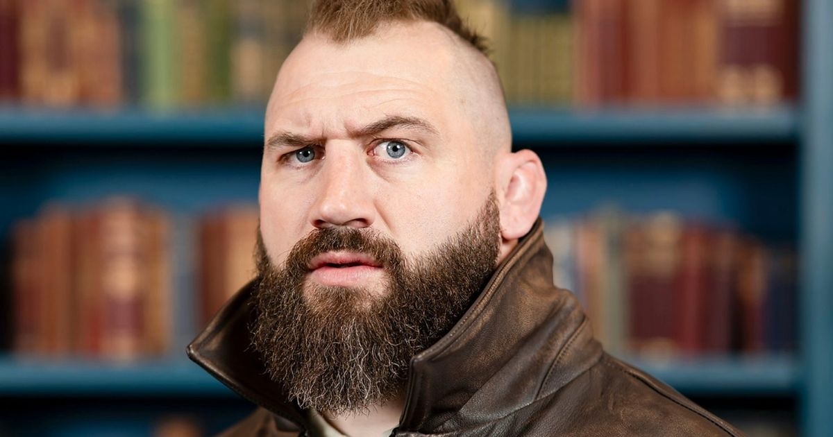 Celebrity Traitors-ster trekt zich terug: 'Ik bedoelde het niet zo' nadat hij betrapt is op het bekritiseren van medespelers