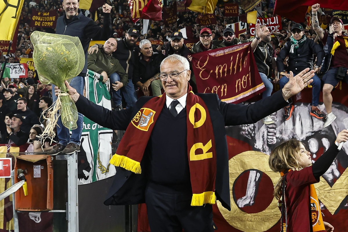 Ranieri da un emotivo agradecimiento 'infinito' a la afición de la Roma tras el homenaje