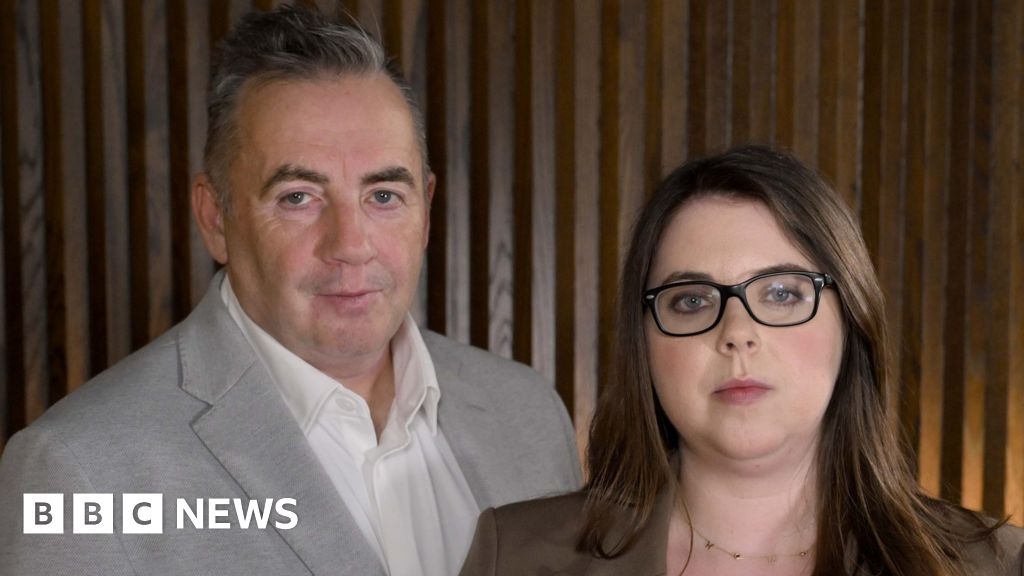 My wife and daughters left behind a legacy of love, John Hunt tells BBC