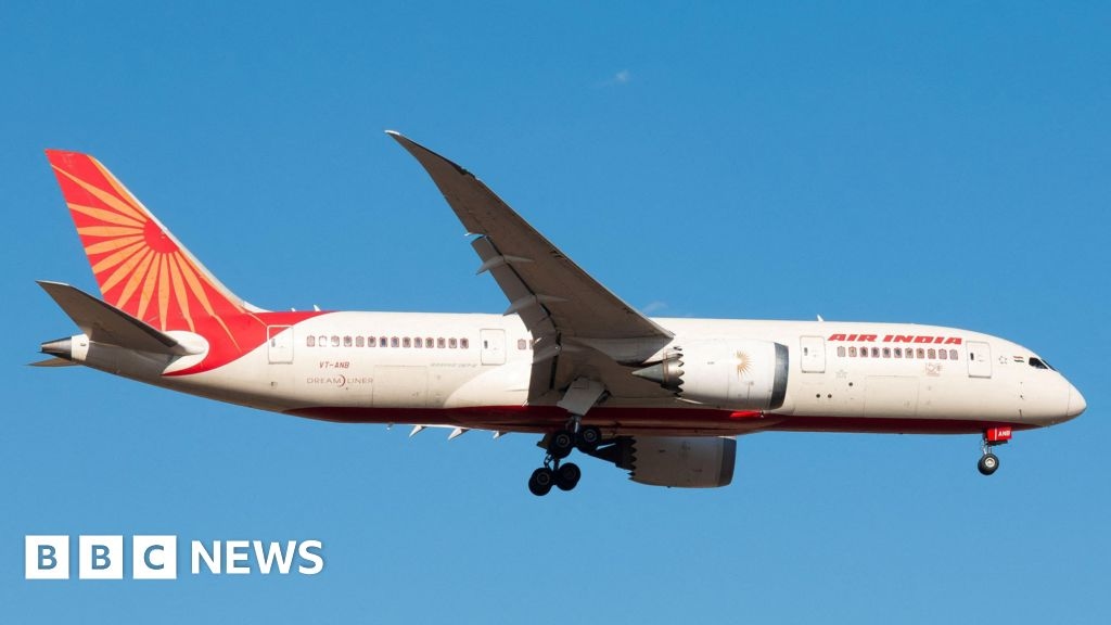 Como está se desenrolando a investigação do acidente da Air India