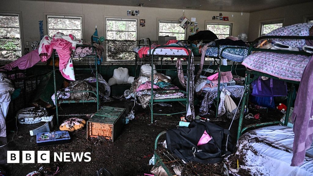 Continua la ricerca dei sopravvissuti mentre le inondazioni in Texas uccidono 43 persone, tra cui 15 bambini