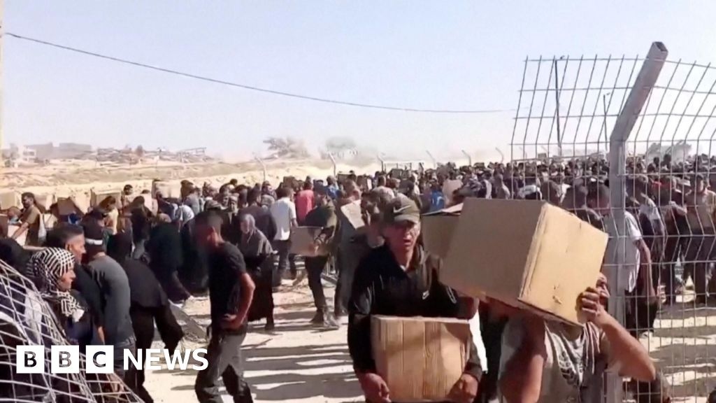 Multitudes invaden el nuevo centro de distribución de ayuda de un grupo respaldado por Estados Unidos en Gaza