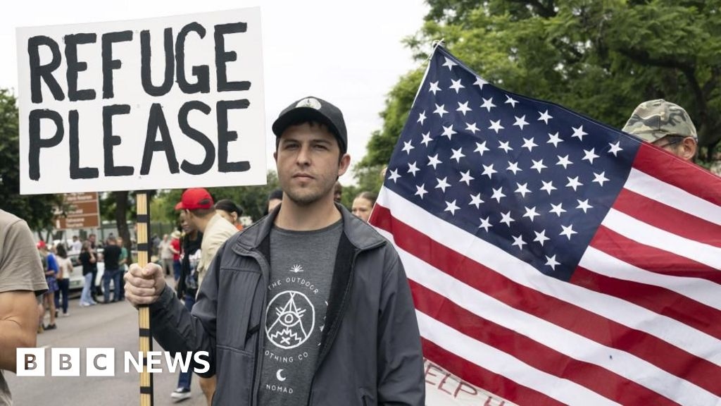 Sudáfrica critica el plan de Estados Unidos de aceptar a los afrikáners blancos como refugiados