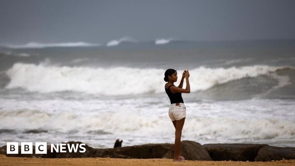 US East Coast faces life-threatening waves from Hurricane Erin