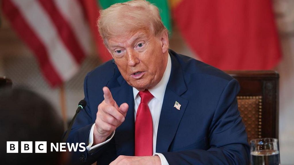 Trump, AB ve Meksika'nın Ağustos ayından itibaren %30 gümrük vergisiyle karşı karşıya kalacağını söyledi