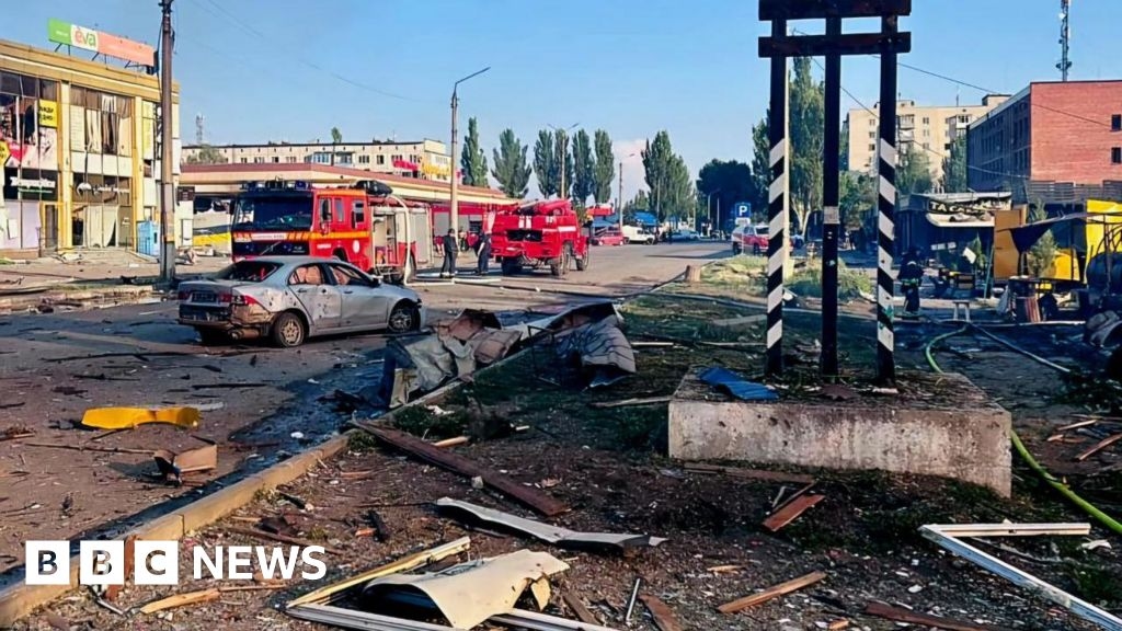 Dos muertos y numerosos heridos en un ataque ruso en un centro comercial ucraniano