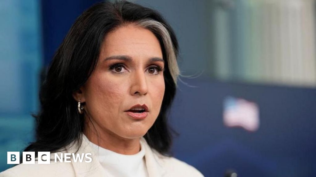 Tulsi Gabbard annuncia l'intenzione di dimezzare il personale dell'intelligence