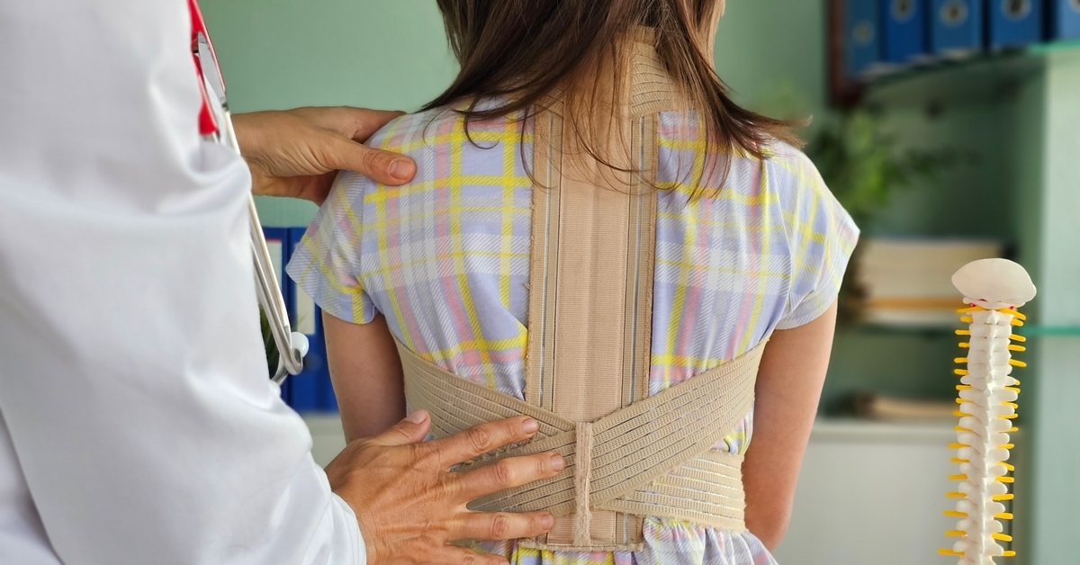 Er ging mit Verdacht auf einen Bandscheibenvorfall zum Arzt und erhielt die Diagnose Skoliose.