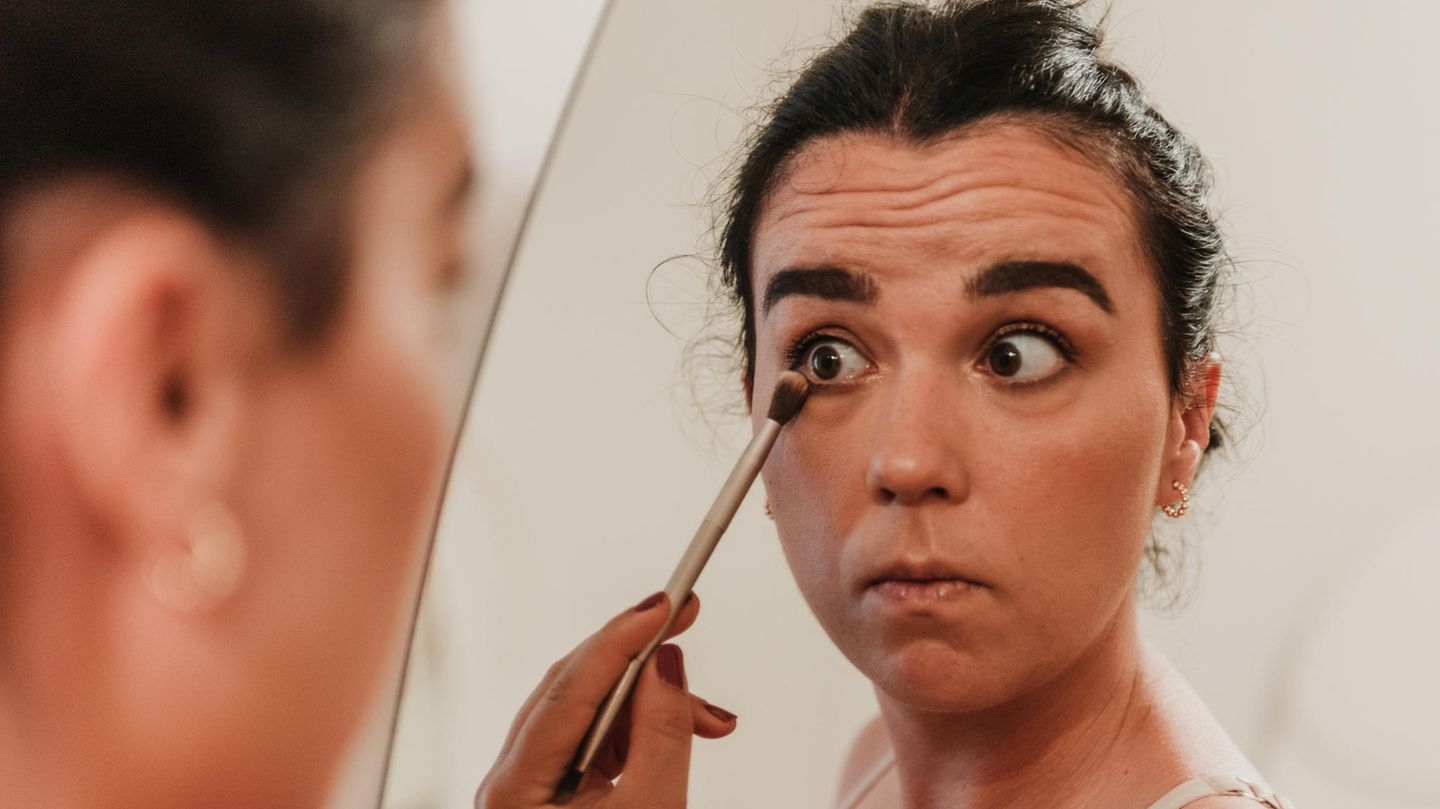 Errores de maquillaje: 3 errores de maquillaje que te hacen parecer mayor de lo que eres