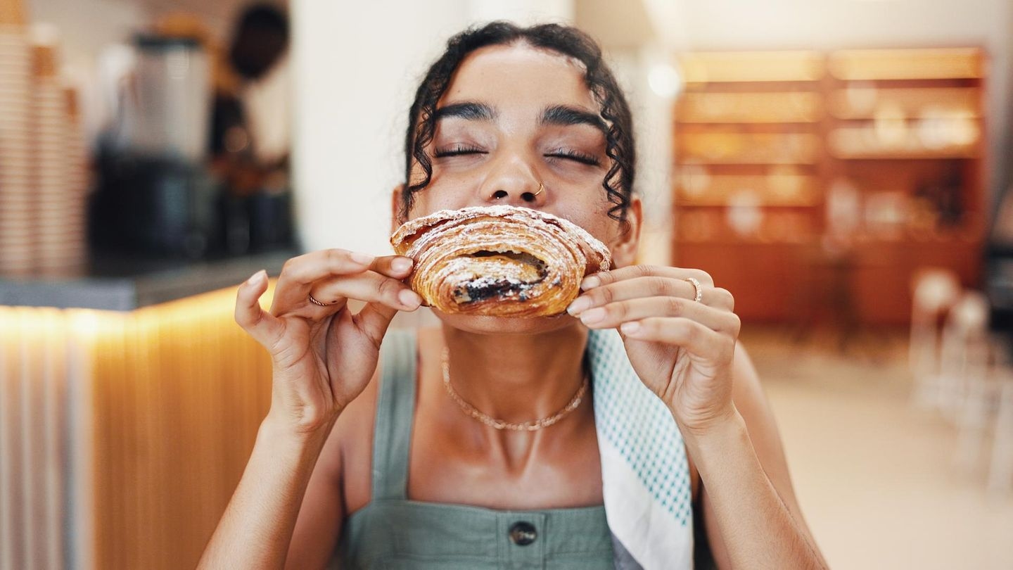 Estudio: Esta es la razón por la que realmente tendemos a comer emocionalmente