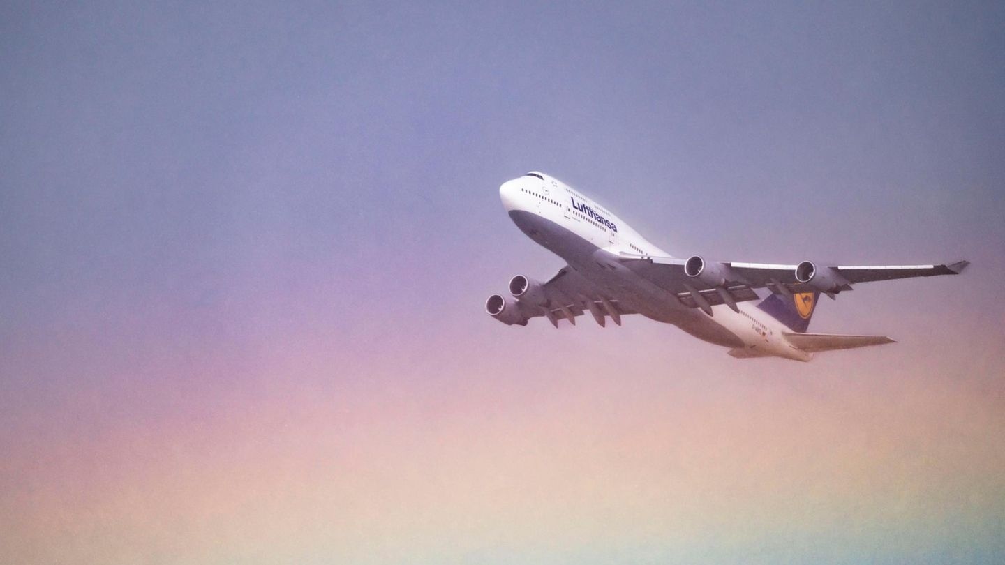 Lufthansa, BMW & Co.: Trotsmoeheid: bedrijven zien af ​​van logo's in regenboogkleuren