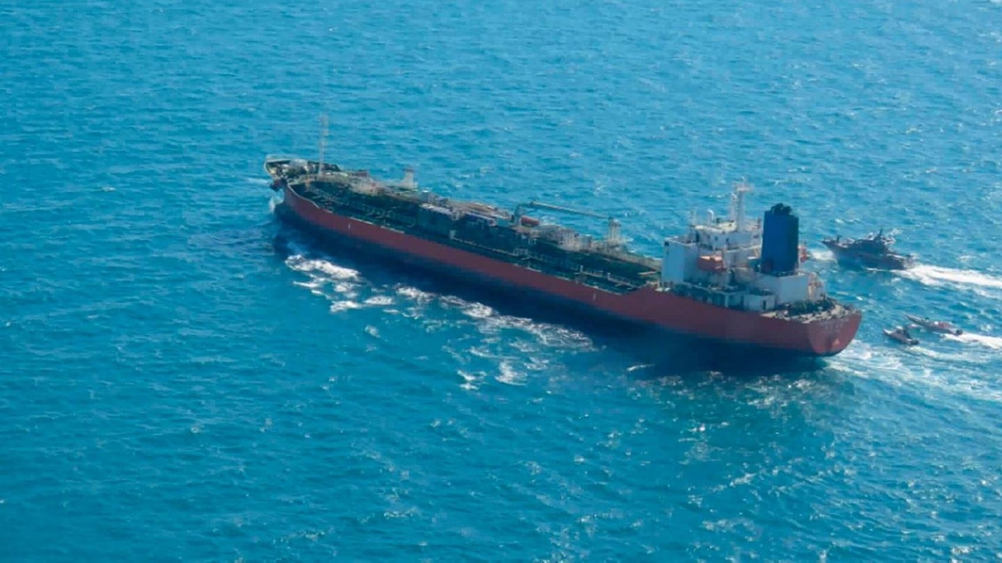 Petrol fiyatı: Hürmüz Boğazı: Mollaların en keskin silahı | Capital+